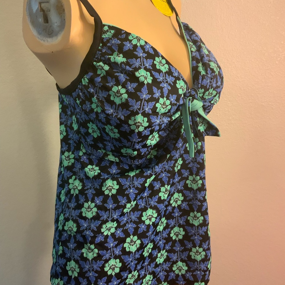 It Figures women’s plus size swimsuit Tankini top floral NWT 22W Blue floral